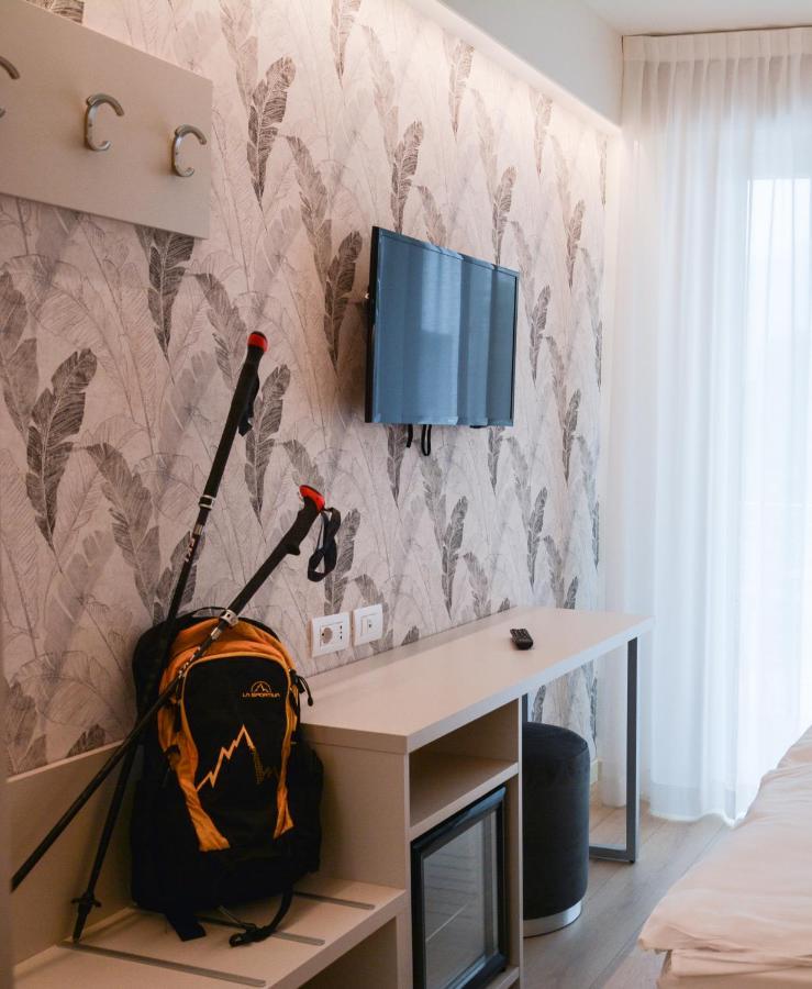 Hotel Stella Alpina Мальчезине Экстерьер фото