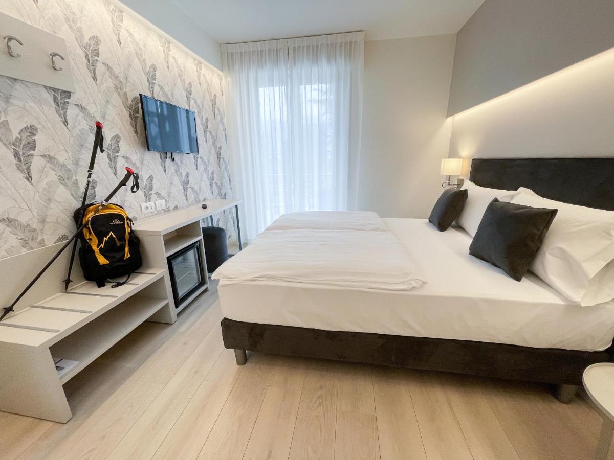 Hotel Stella Alpina Мальчезине Экстерьер фото